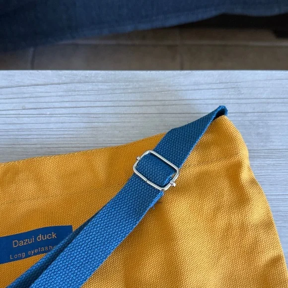 New without tags!! Dazai Duck Yellow Canvas Crossbody Bag with Blue Strap - Picture 4 of 7